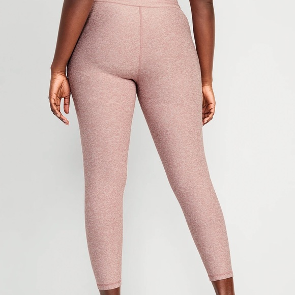 NWT OLD NAVY Extra High-Waisted Cloud+ 7/8 Leggings: Color: WoodroseMEDUIM - Picture 6 of 7